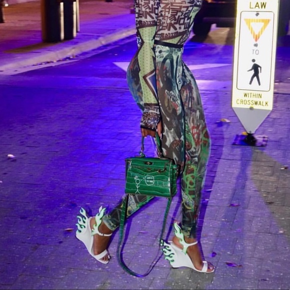 LAST PAIR SIZE 6.5 “FLAMES” Wedge Sandals - White - Picture 5 of 8